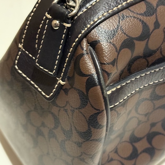Coach EUC  brown and Black Handbag zipper closer - Picture 3 of 11